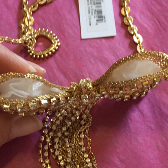 Stunning gold mesh Bow 🙇♀️❤️😍🔥 - Picture 5 of 6